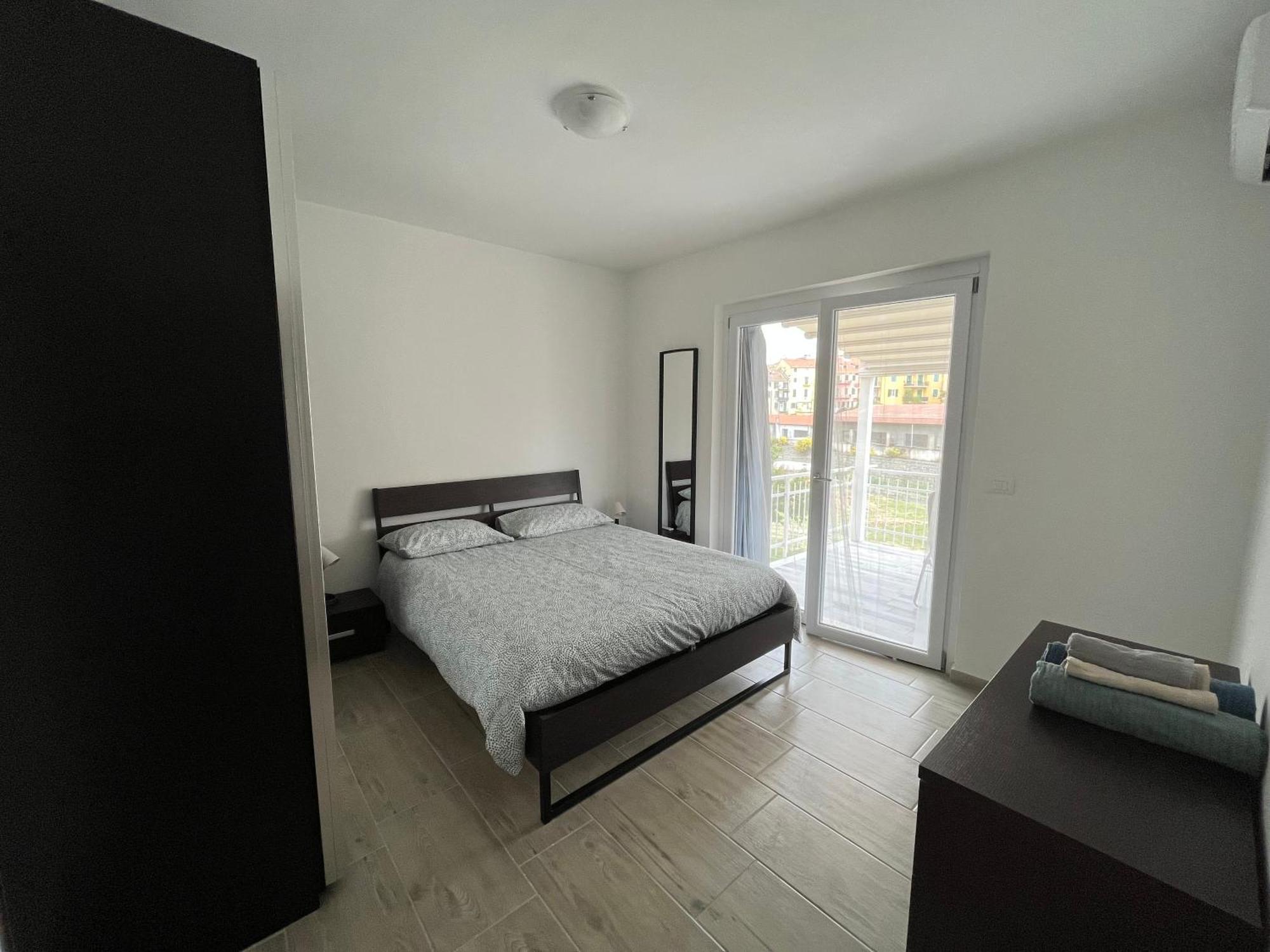 Il Gattino Di Porto - Apt 5 - Bilocale Terrazzo Piscina Imperia Εξωτερικό φωτογραφία